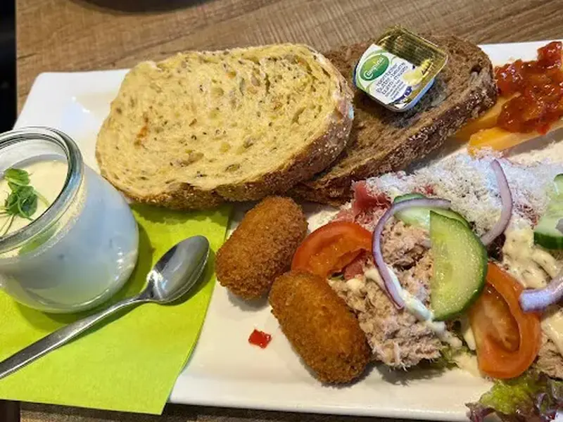 Lunch - 12 Uurtje 'Fanfare van alles'